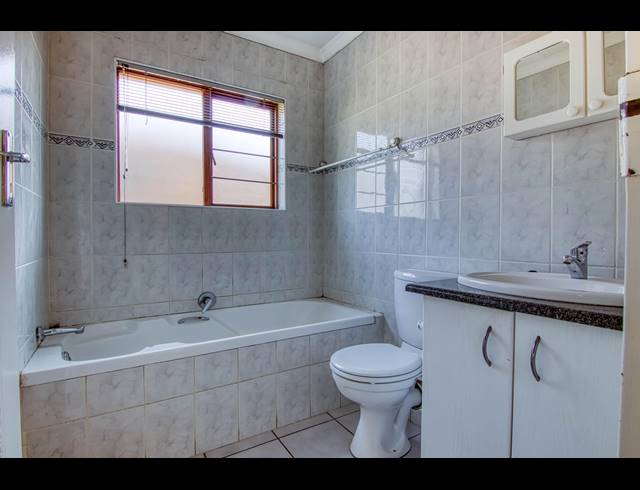 3 BEDROOM CLUSTER TO LET IN CRAIGAVON